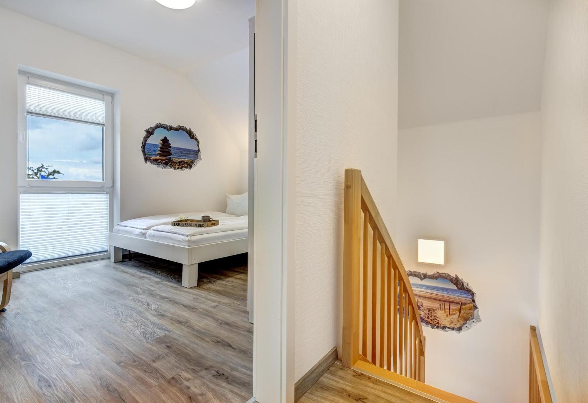 Haus Strandkoerv Mit Fass-Sauna Loddin Exterior photo